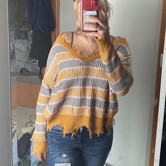 Trendy Fringe Sweater! - Picture 5 of 6